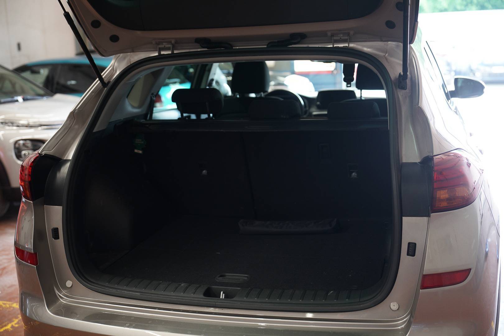 HYUNDAI Tucson - Foto 8