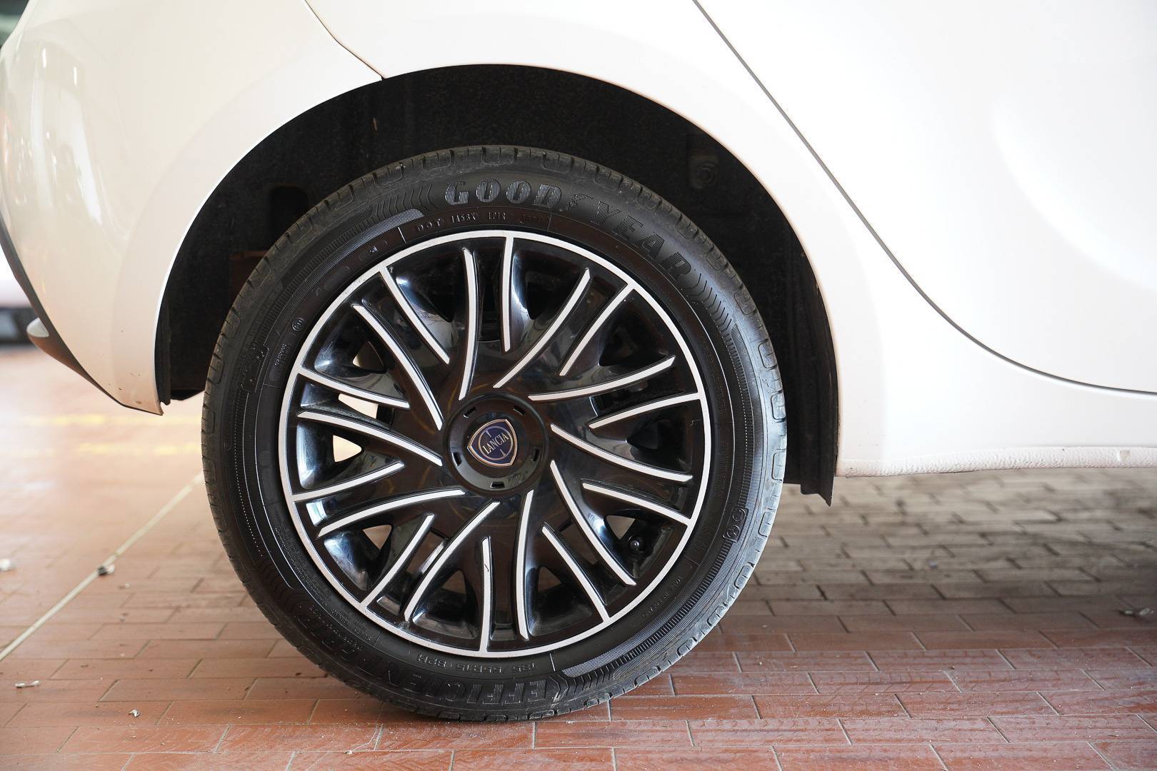 LANCIA Ypsilon - Foto 6