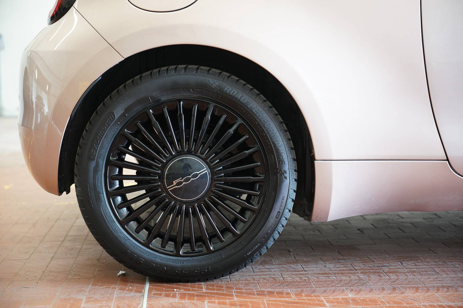 FIAT 500e - Foto 6