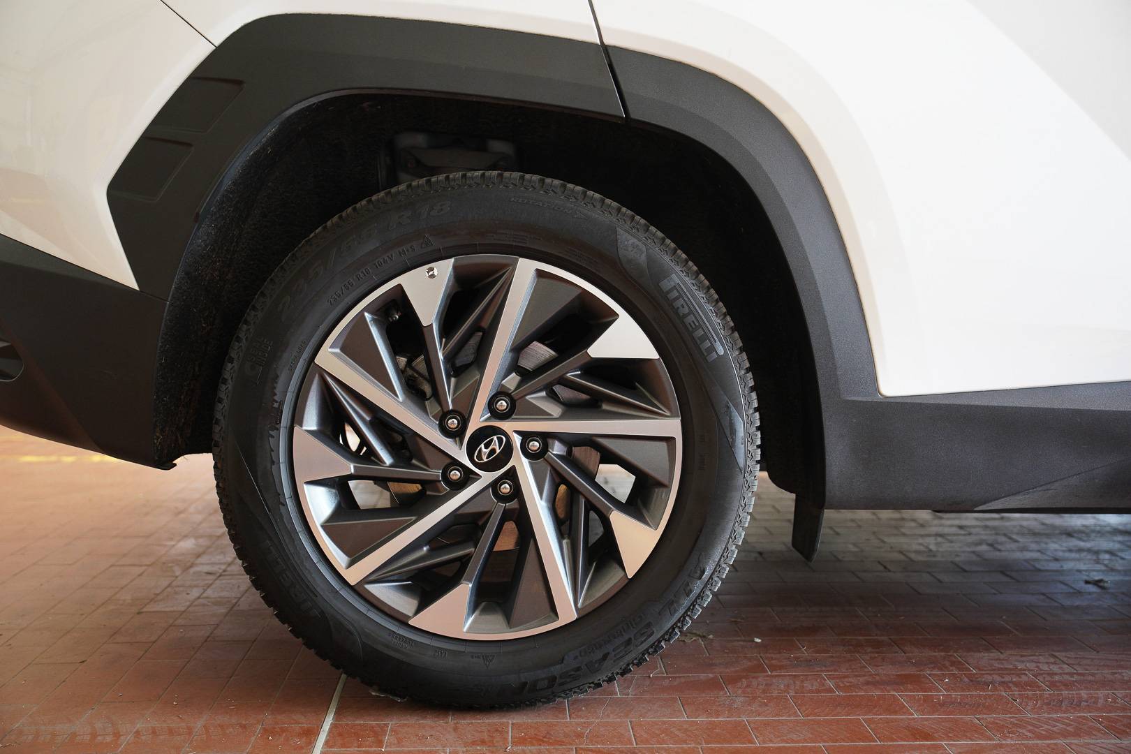HYUNDAI Tucson - Foto 6