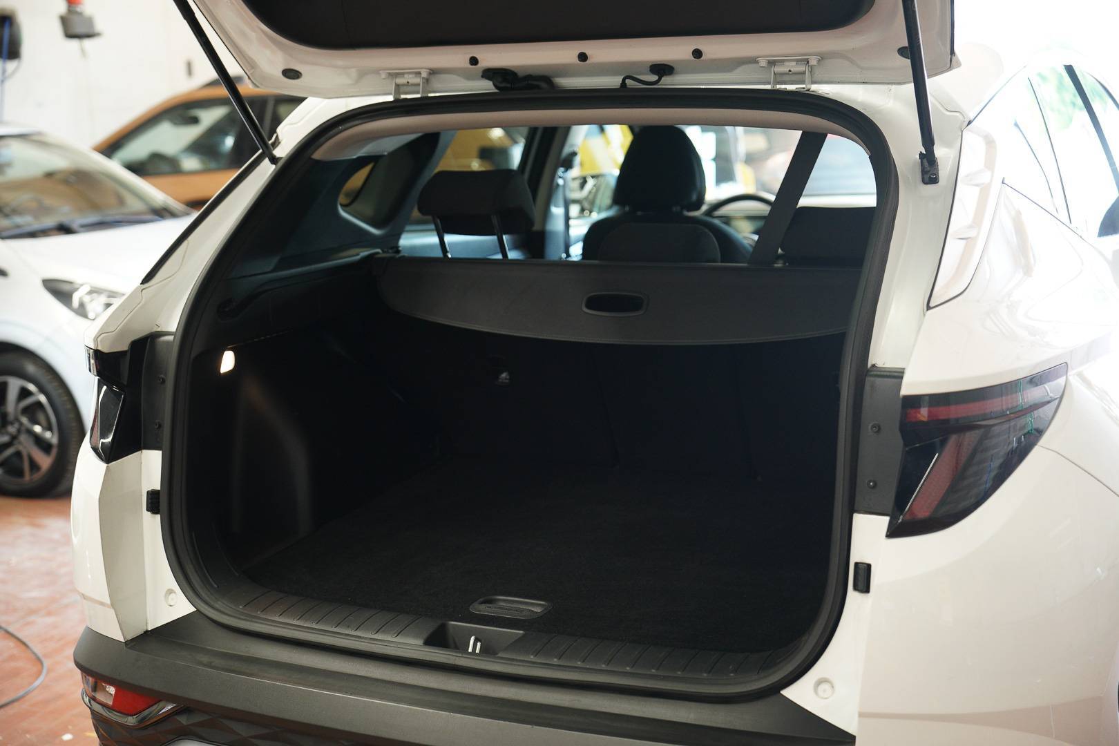 HYUNDAI Tucson - Foto 8