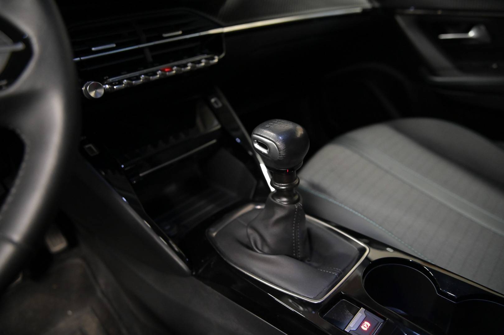 PEUGEOT 2008 - Foto 15