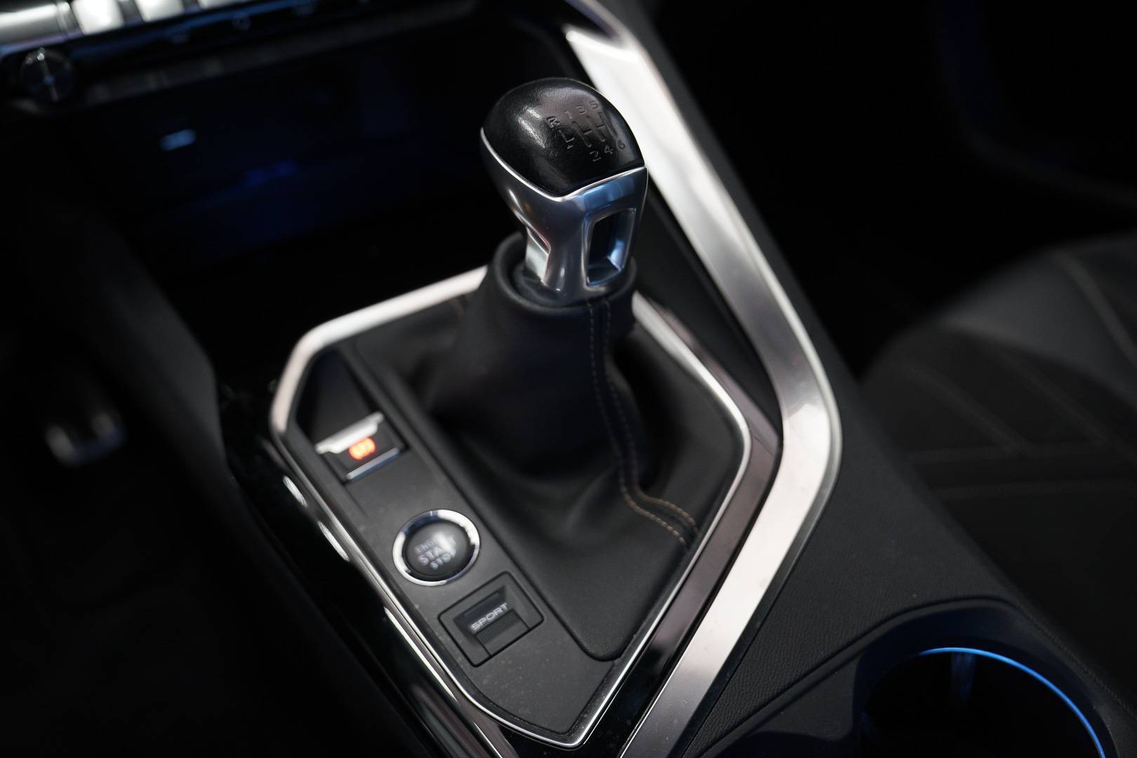PEUGEOT 3008 - Foto 18