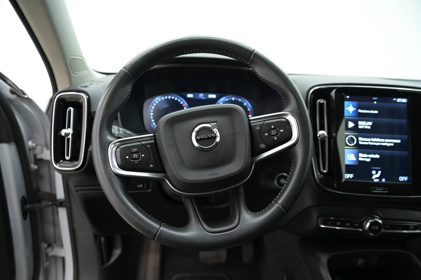 VOLVO XC40 - Foto 18