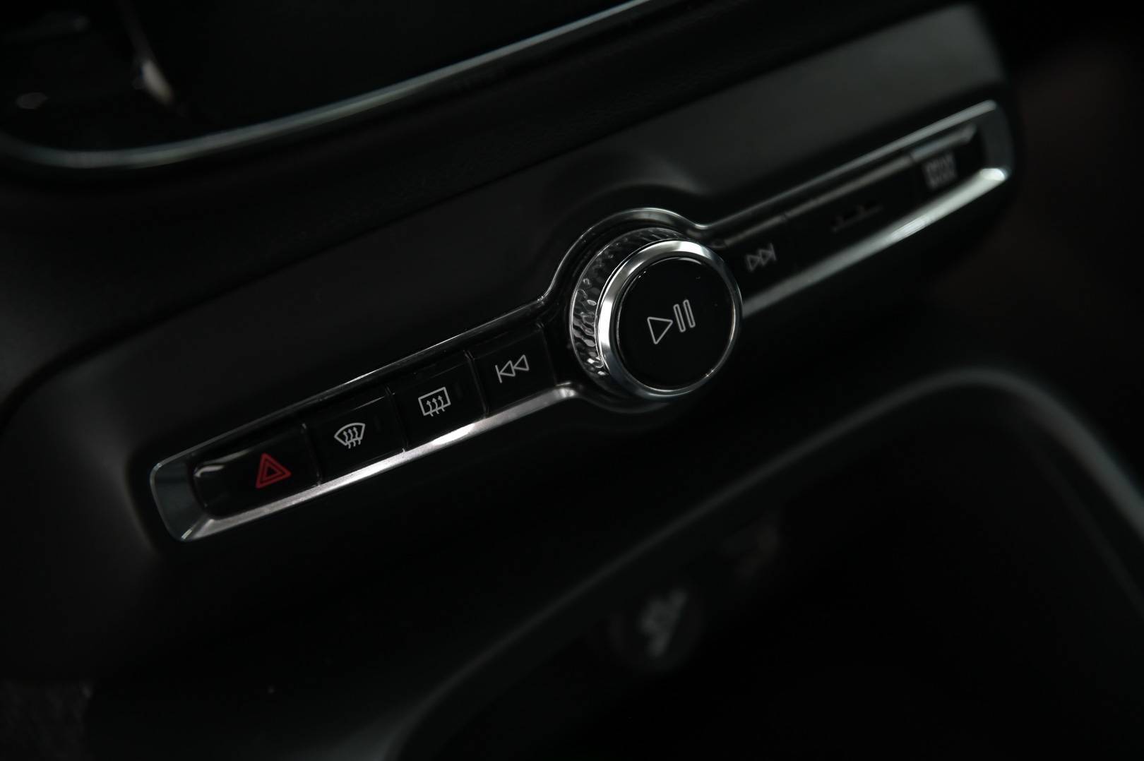 VOLVO XC40 - Foto 25