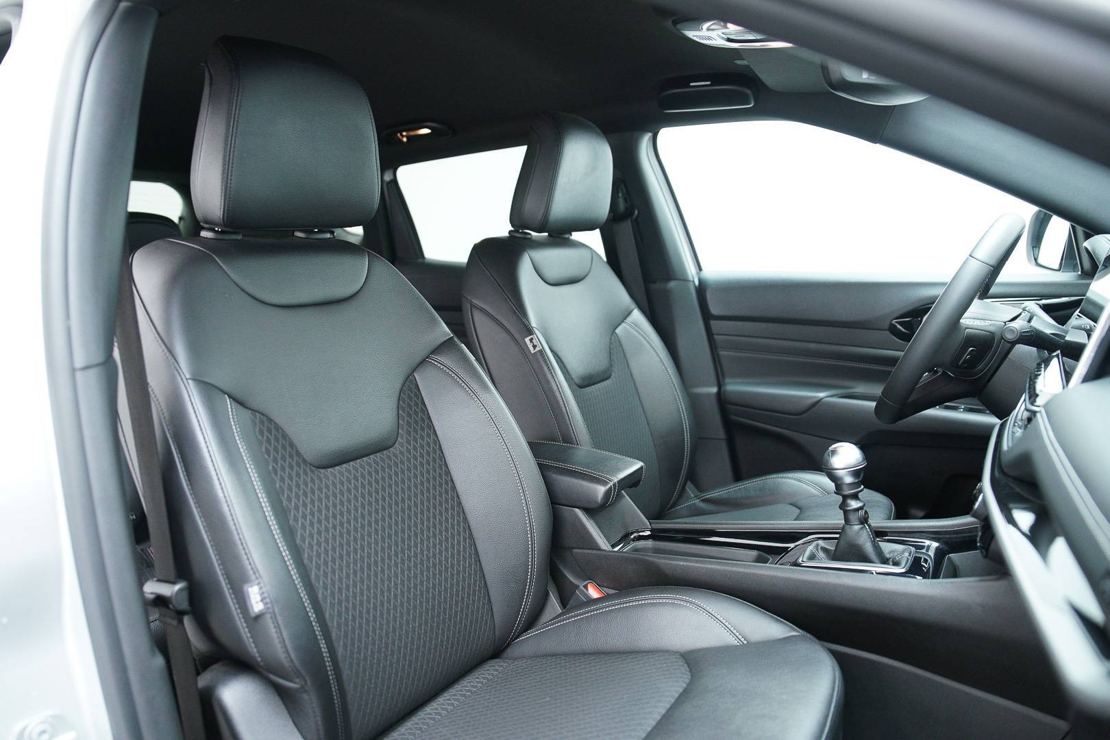 JEEP Compass - Foto 21
