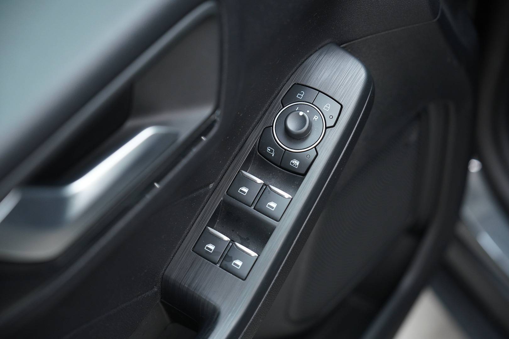 FORD Kuga - Foto 10