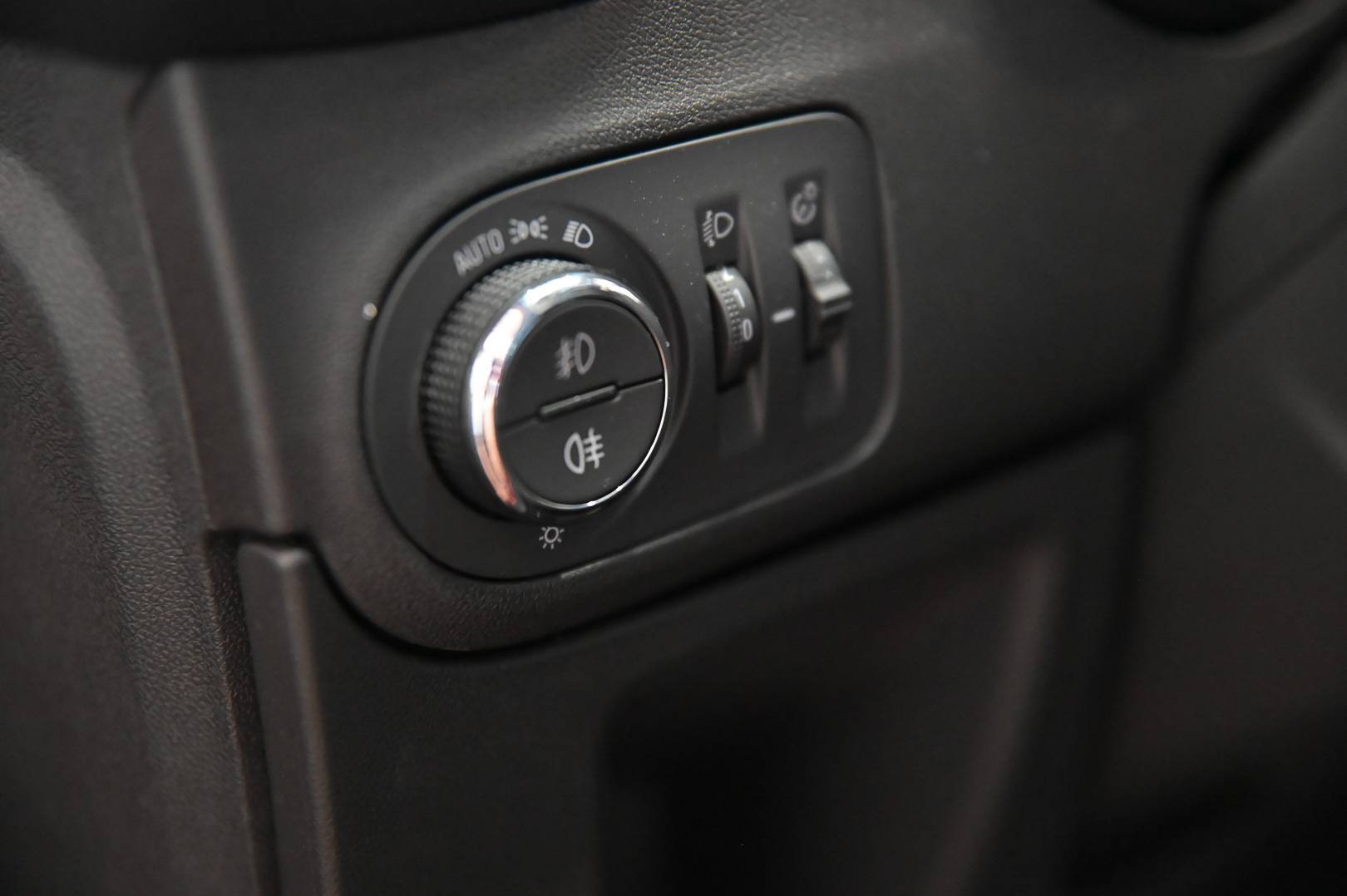 OPEL Crossland - Foto 12