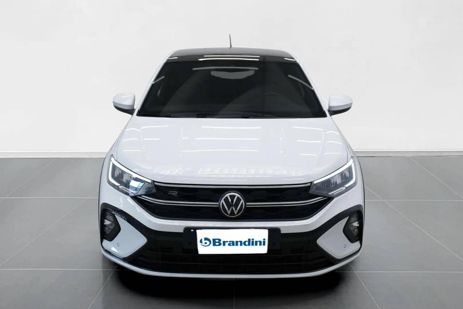 VOLKSWAGEN Taigo - Foto 2