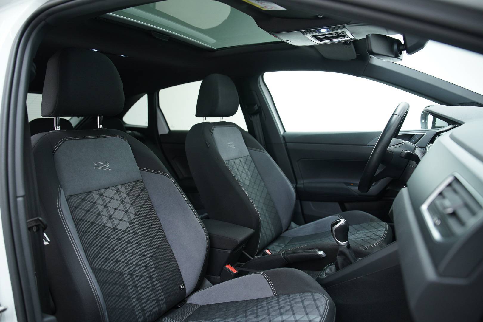 VOLKSWAGEN Taigo - Foto 21