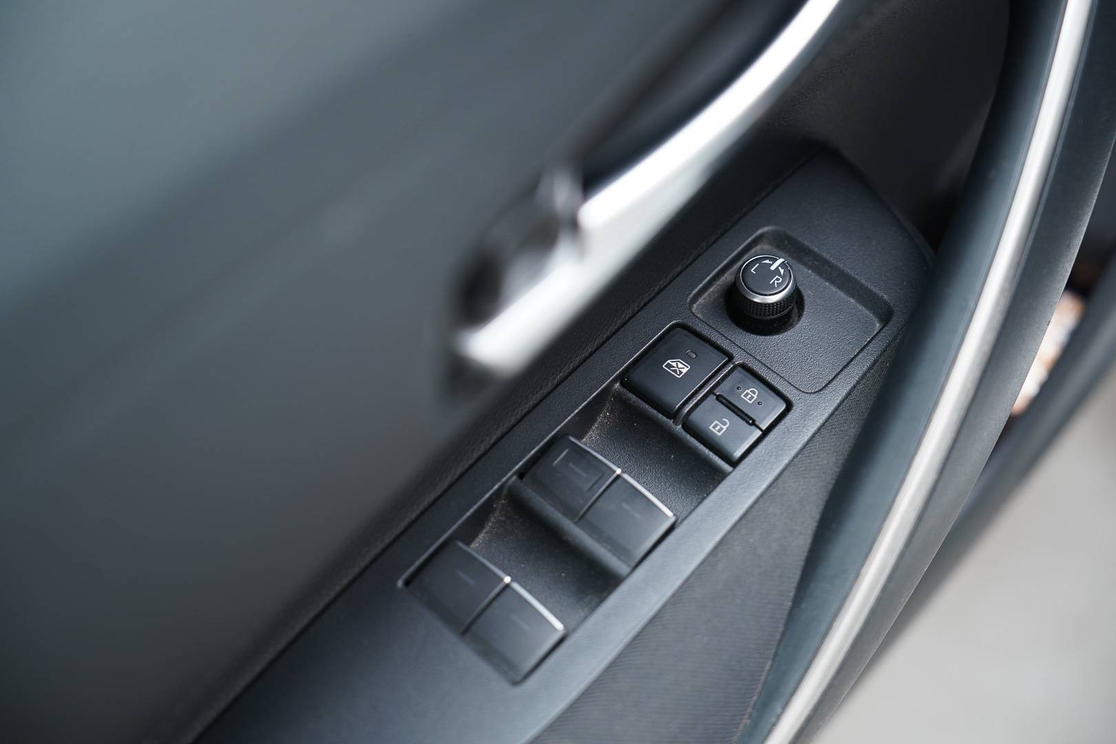 TOYOTA Corolla Touring - Foto 10