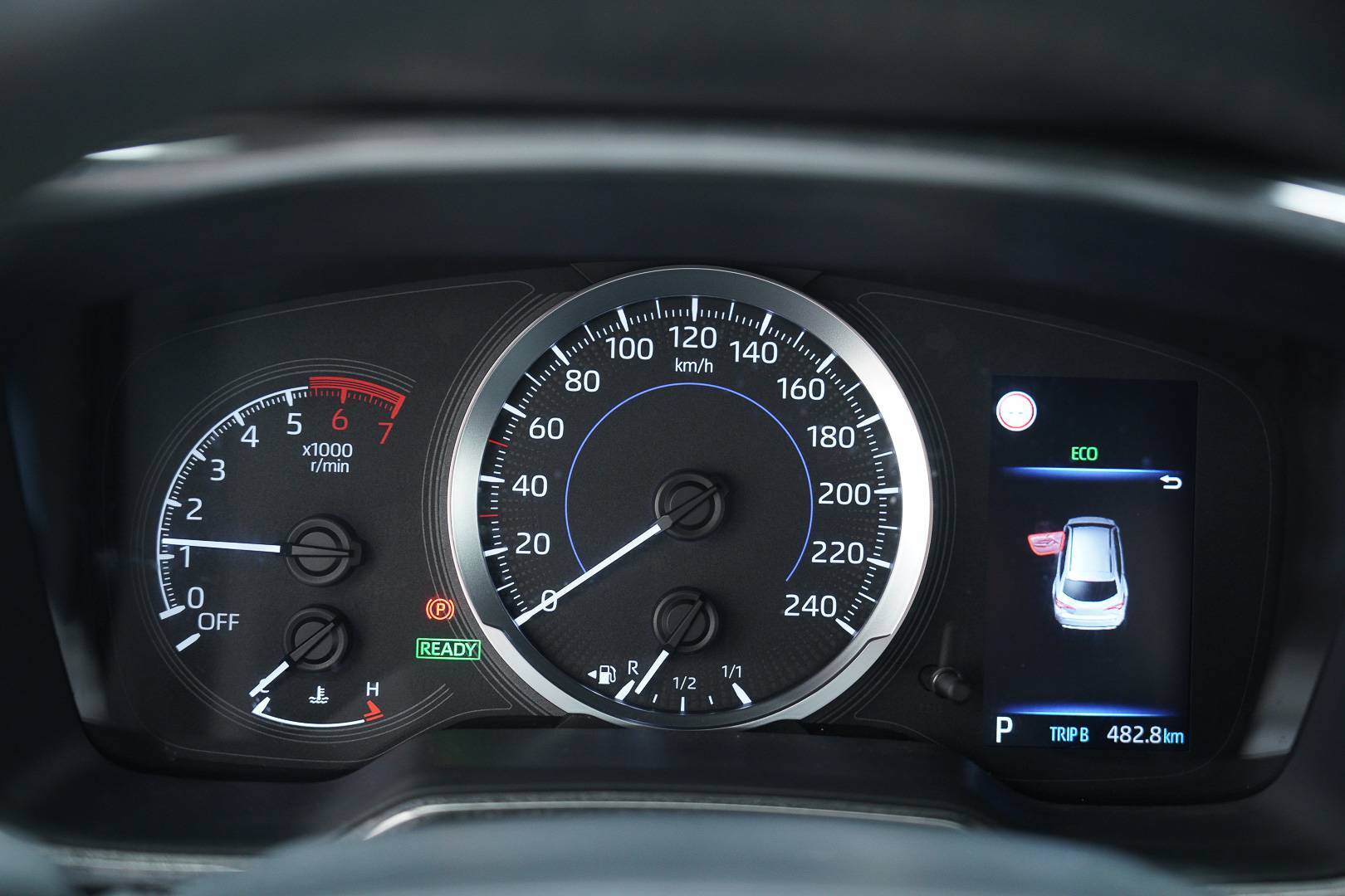 TOYOTA Corolla Touring - Foto 15