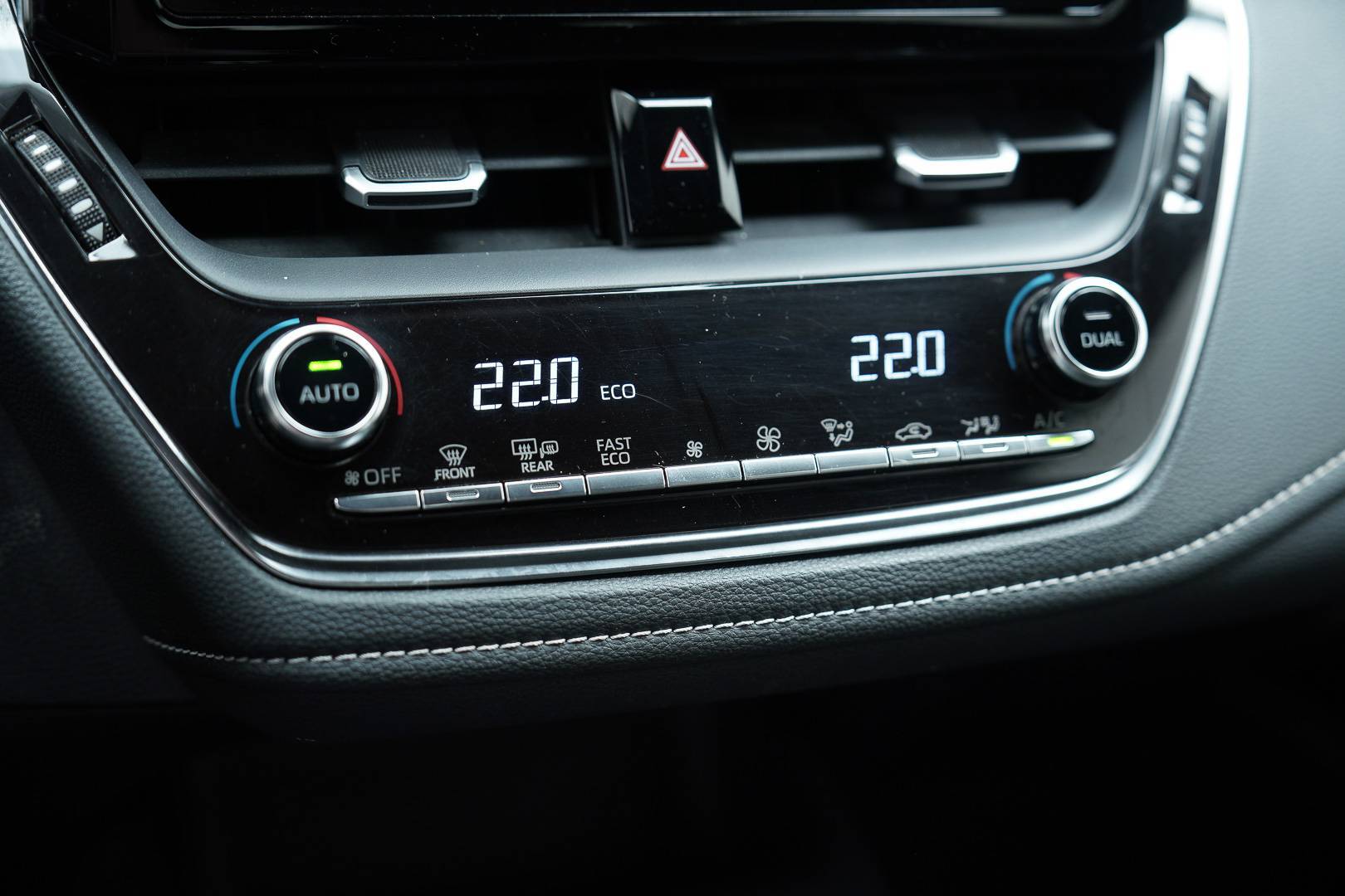TOYOTA Corolla Touring - Foto 17