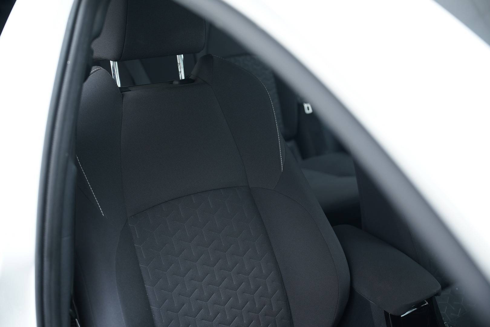 TOYOTA Corolla Touring - Foto 21