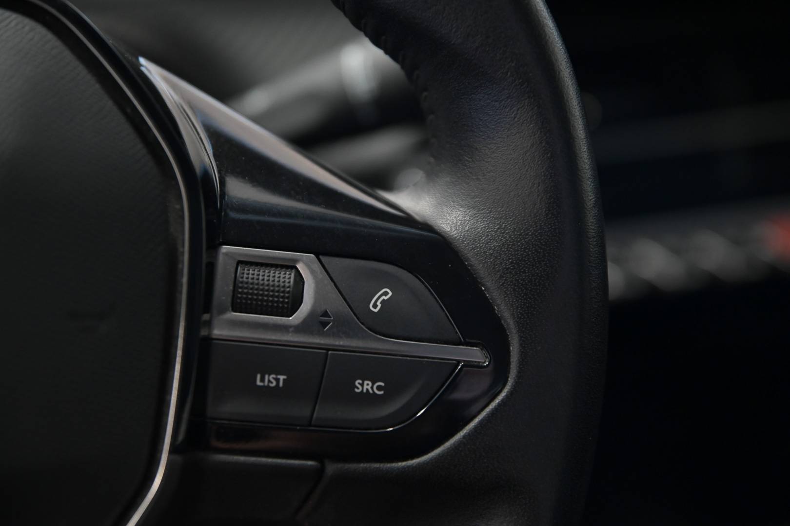 PEUGEOT 208 - Foto 17