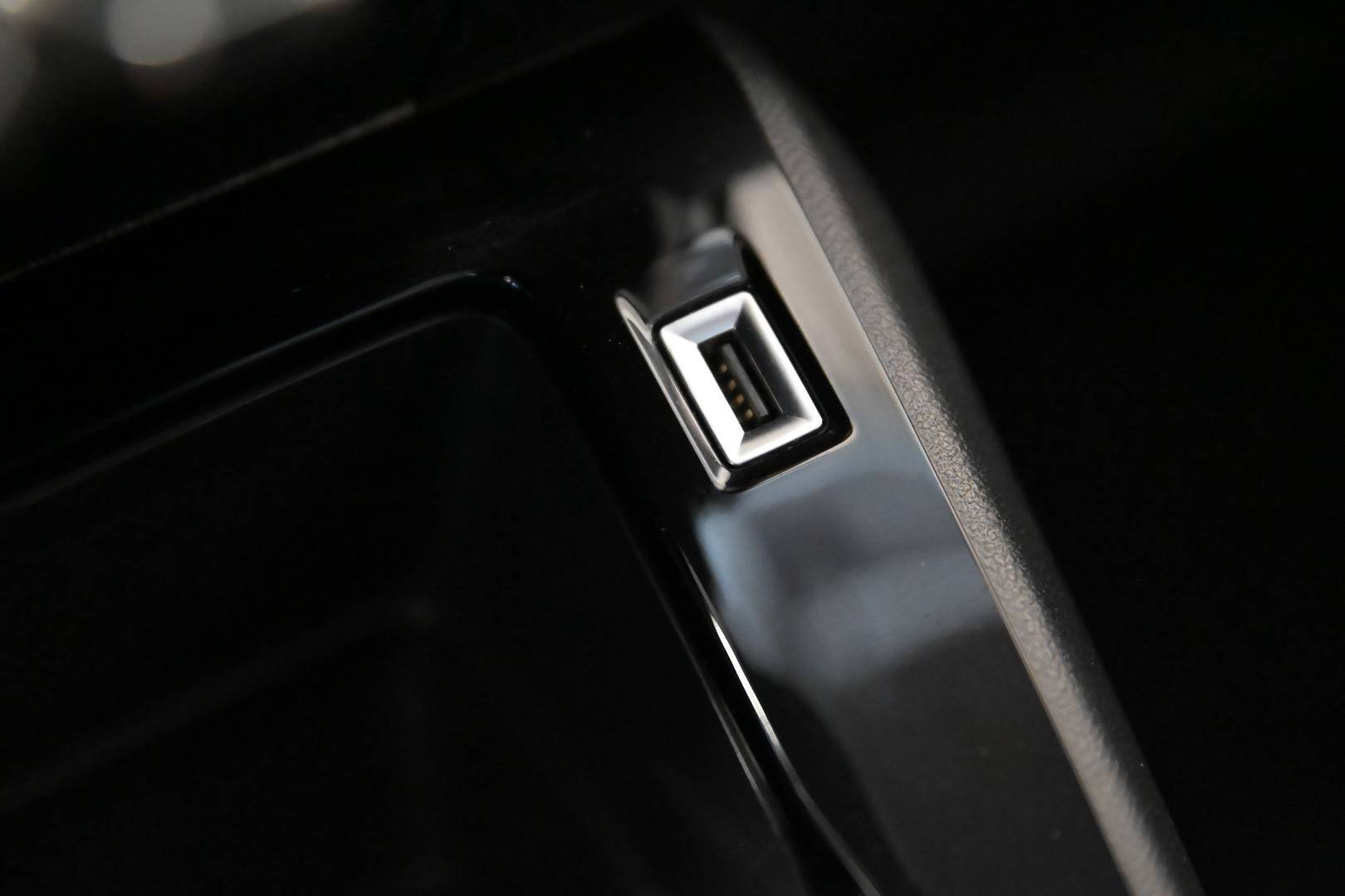 PEUGEOT 208 - Foto 22