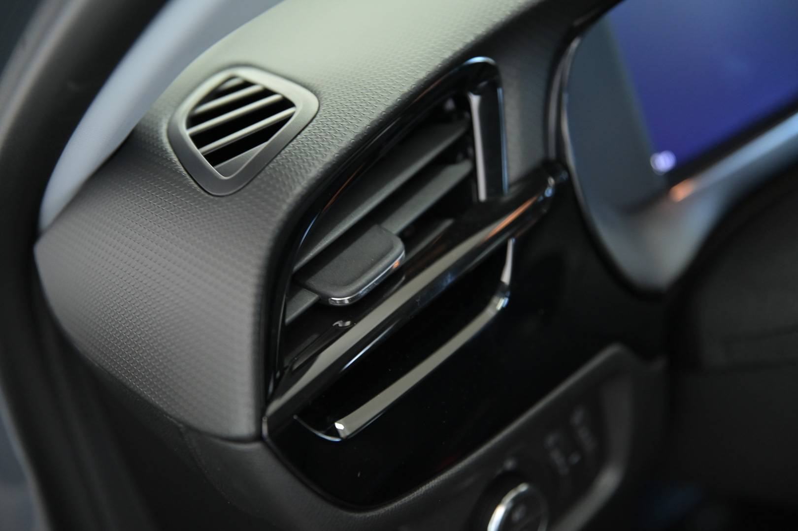 OPEL Corsa - Foto 11