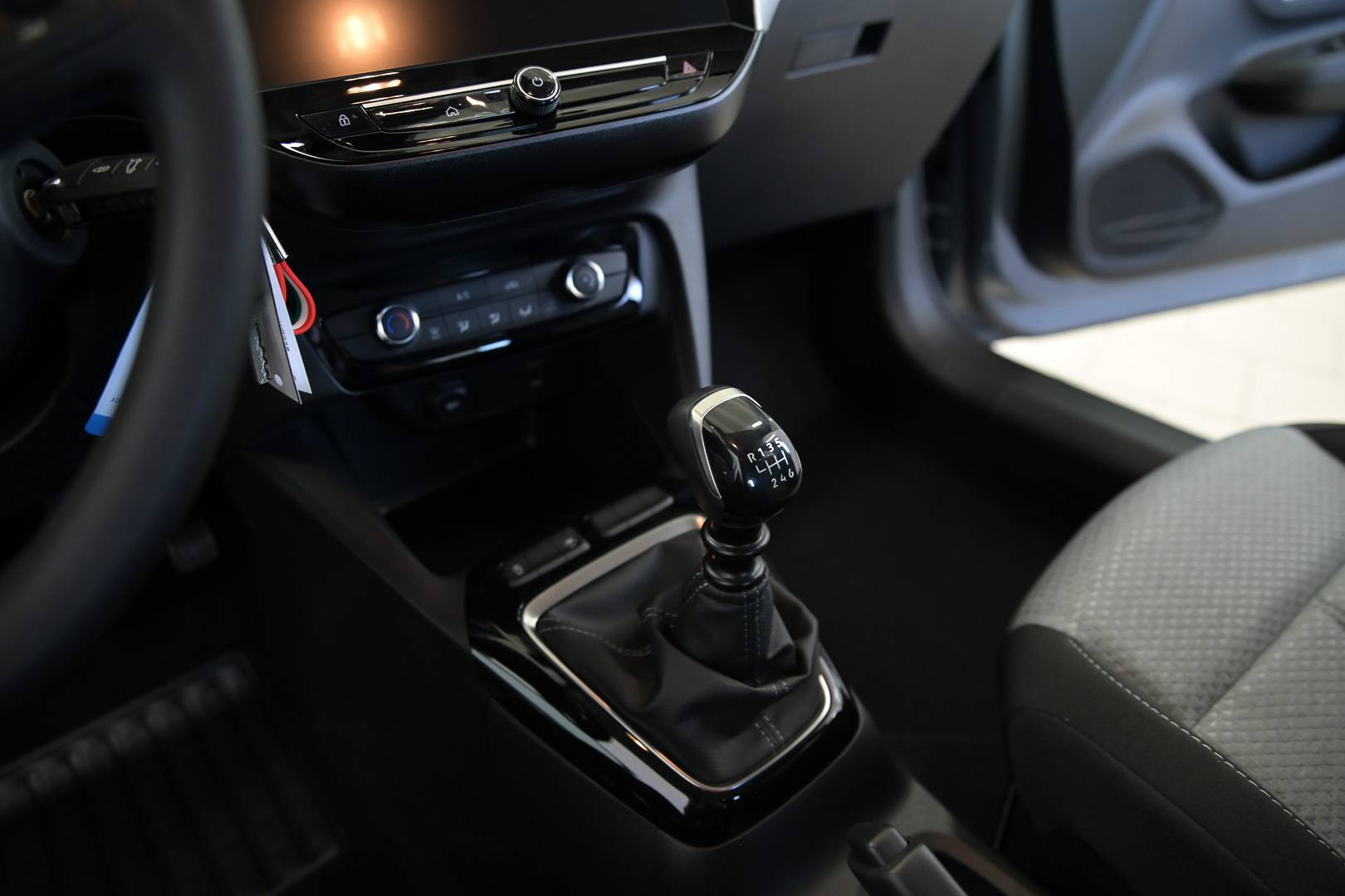 OPEL Corsa - Foto 15