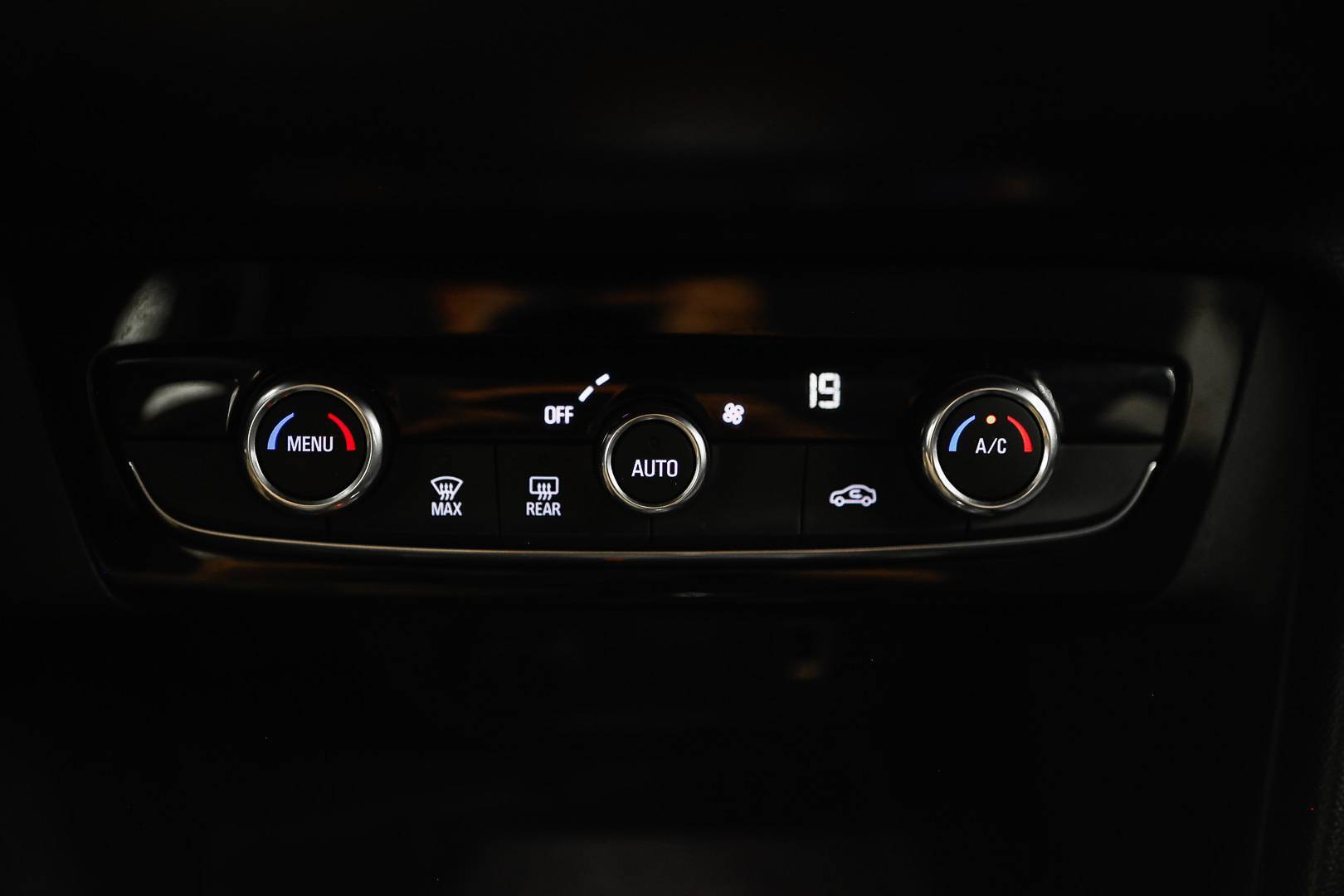 OPEL Corsa - Foto 19