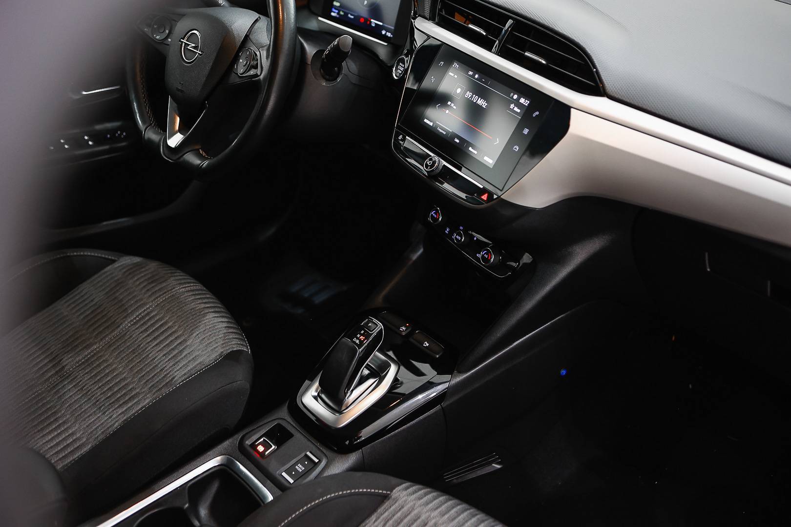 OPEL Corsa - Foto 25