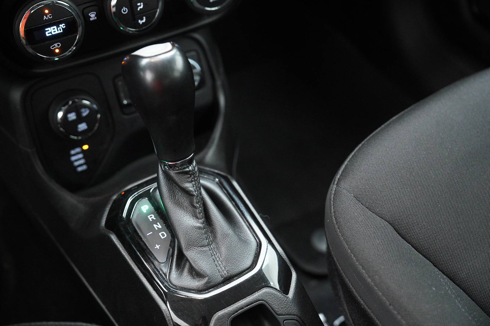 JEEP Renegade - Foto 19