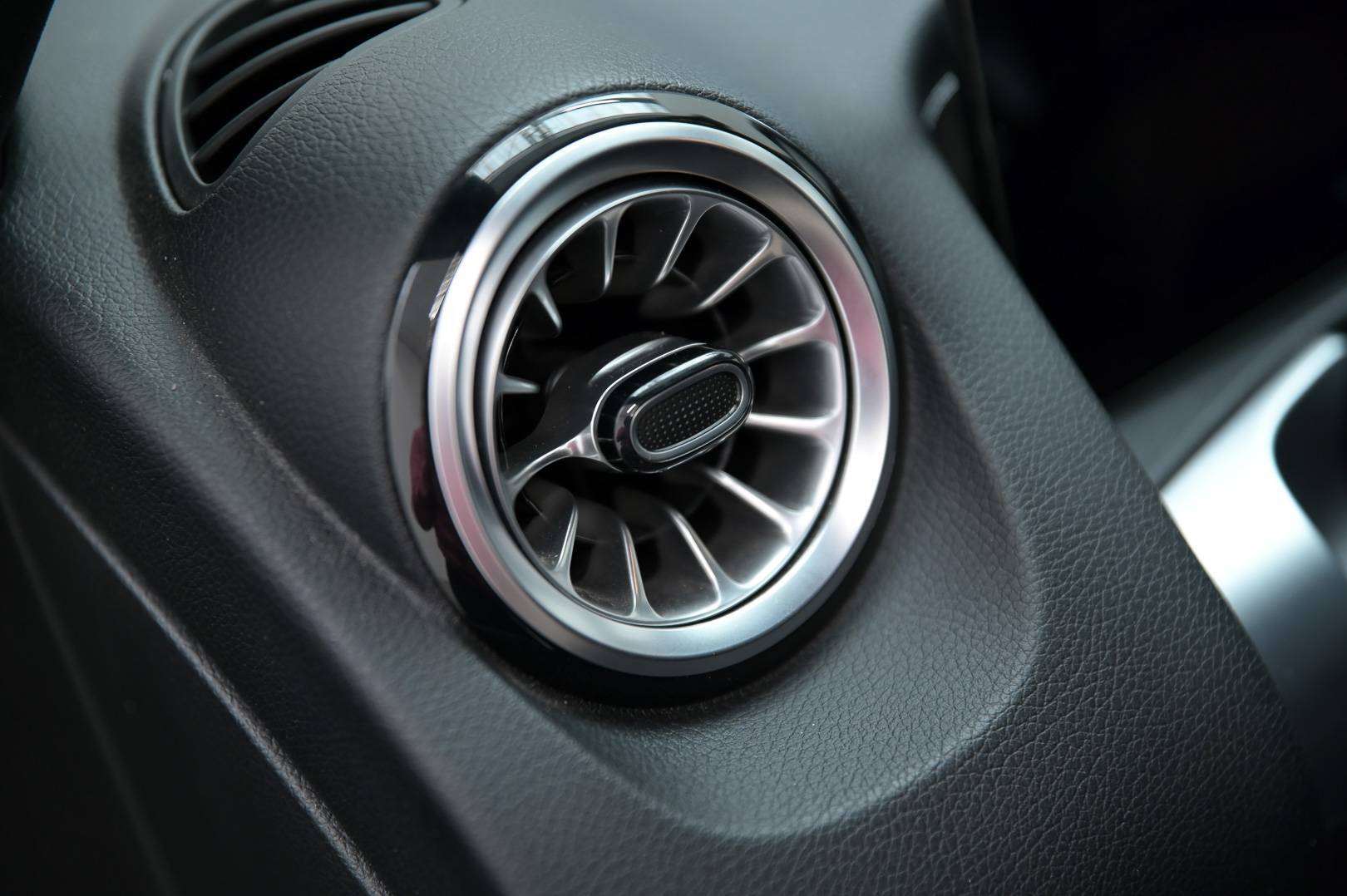 MERCEDES GLB - Foto 15