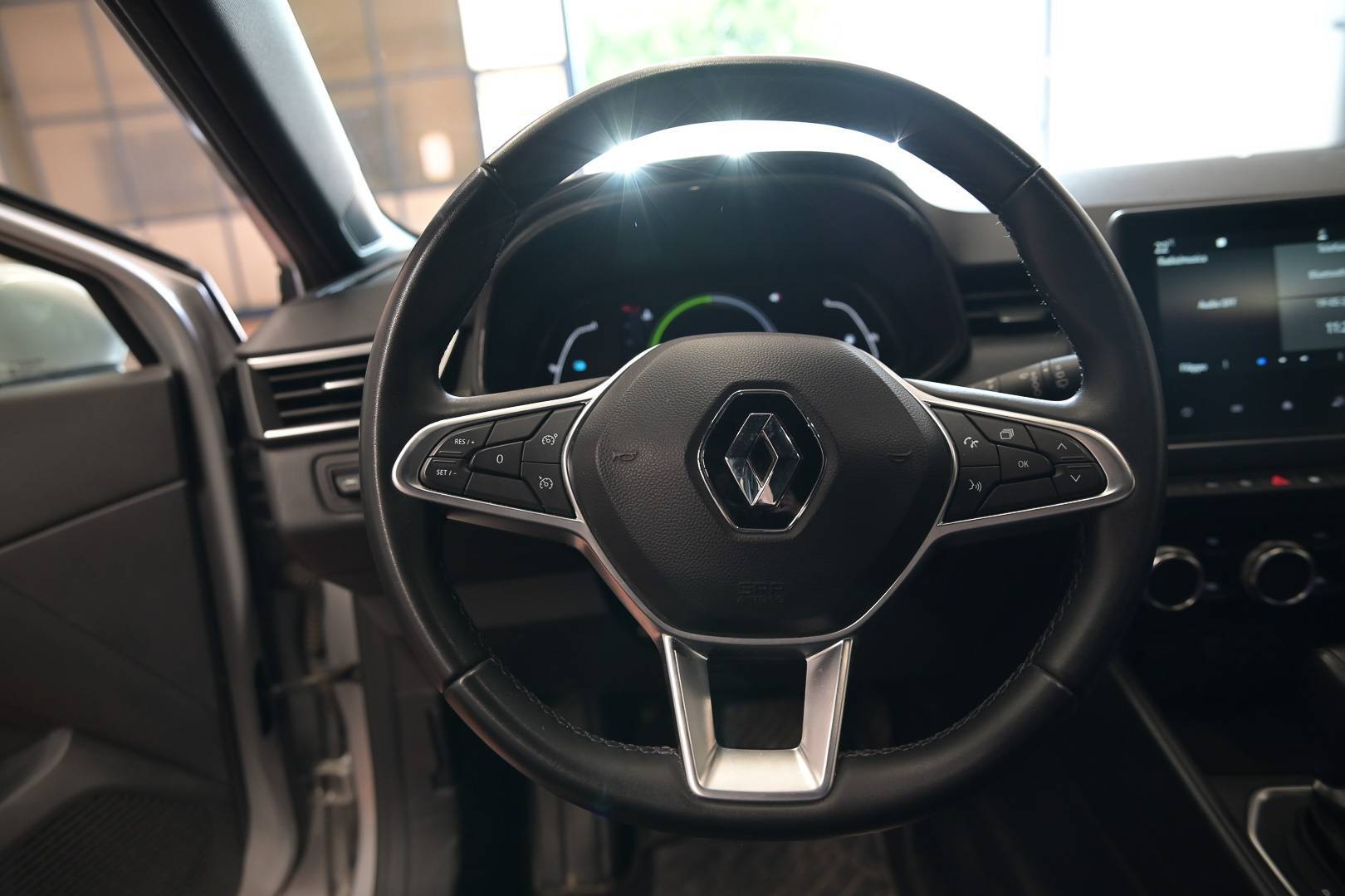 RENAULT Clio - Foto 17