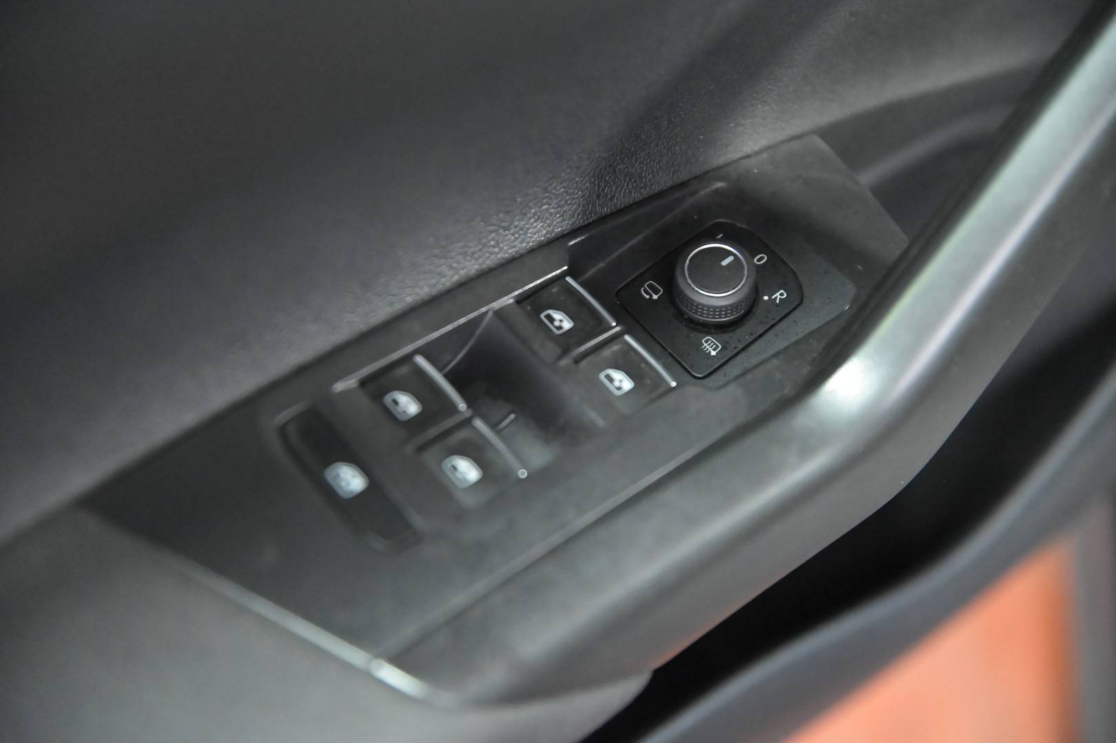 VOLKSWAGEN Polo - Foto 10