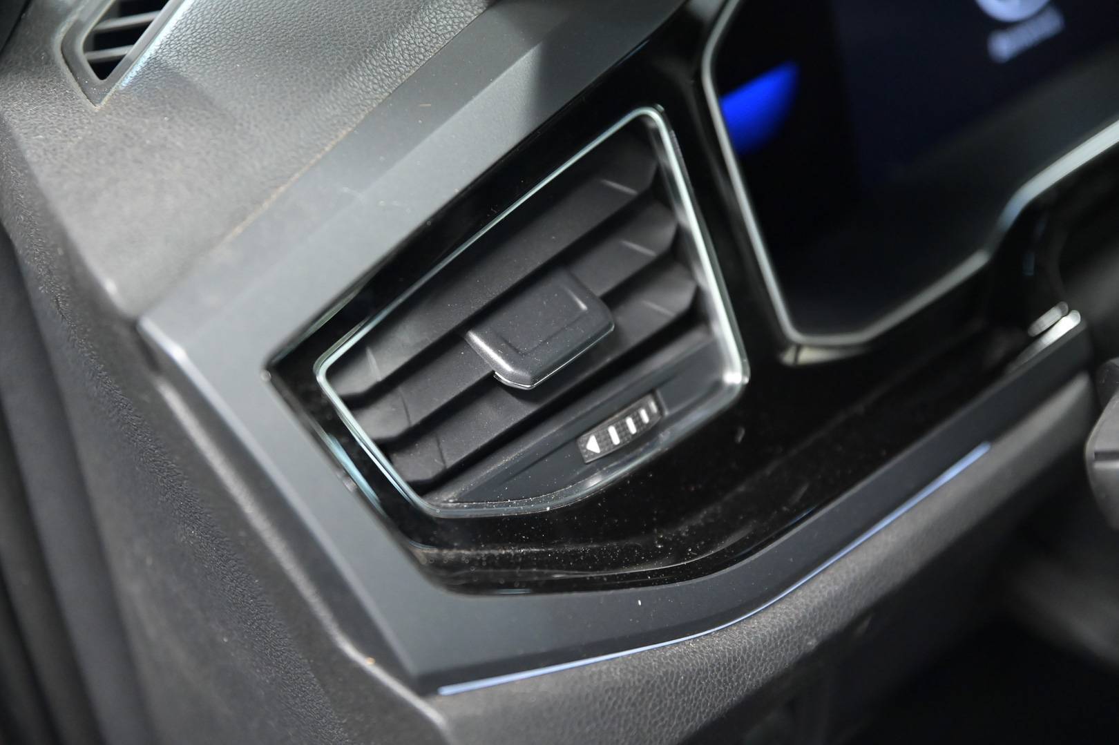 VOLKSWAGEN Polo - Foto 11