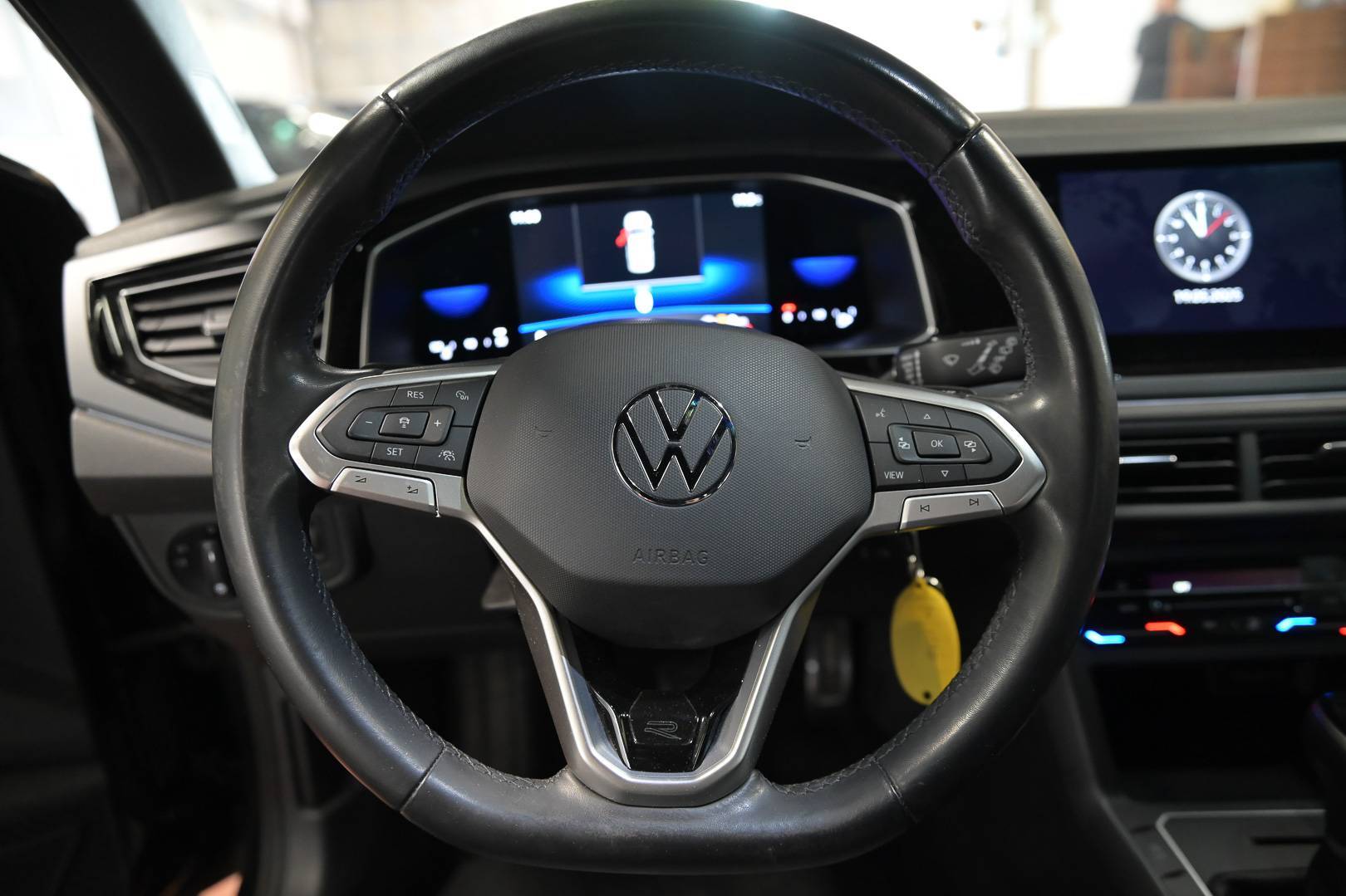 VOLKSWAGEN Polo - Foto 15