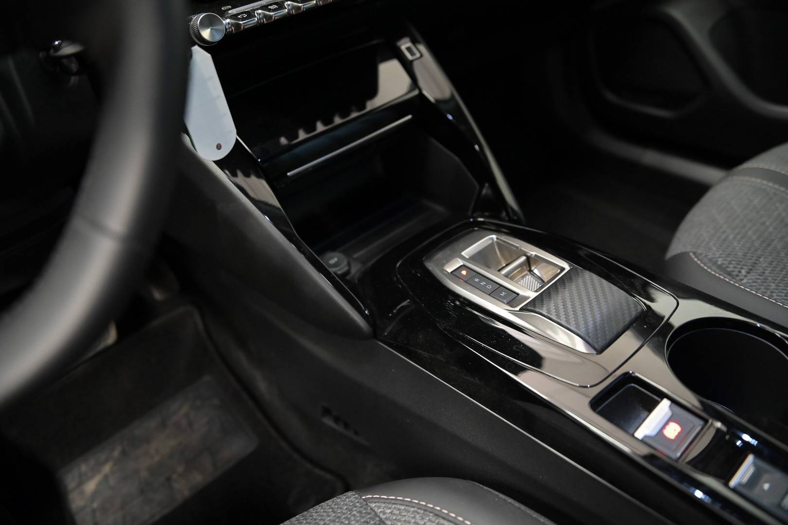 PEUGEOT 2008 - Foto 14