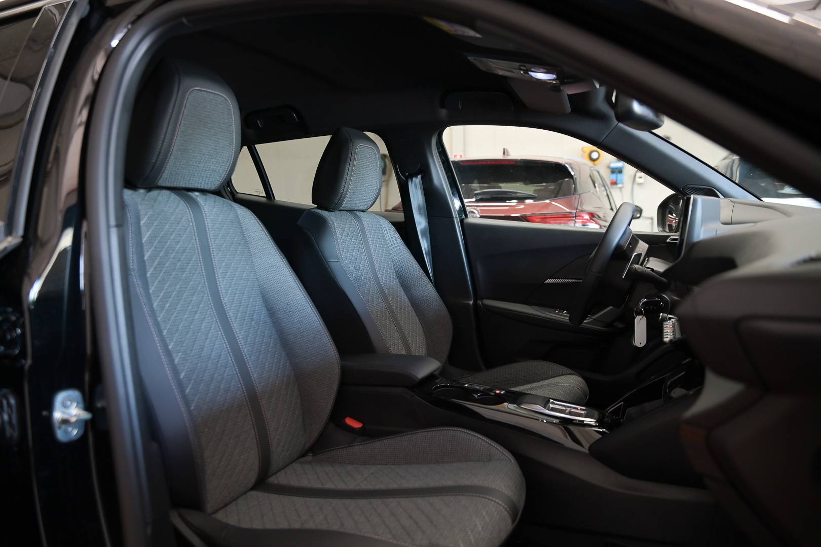 PEUGEOT 2008 - Foto 27