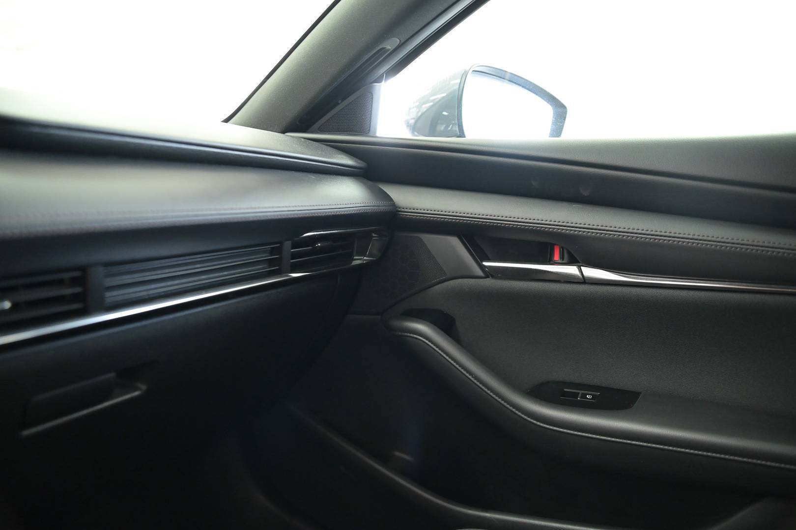 MAZDA 3 - Foto 12