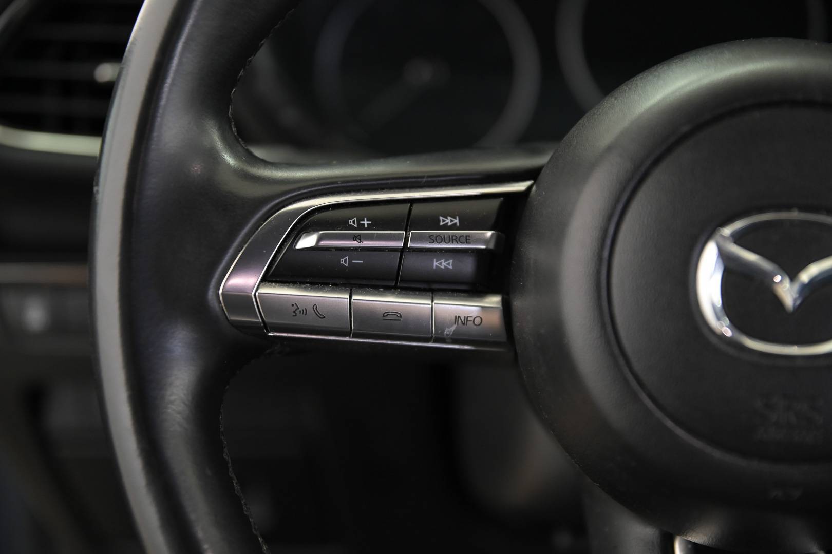 MAZDA 3 - Foto 15