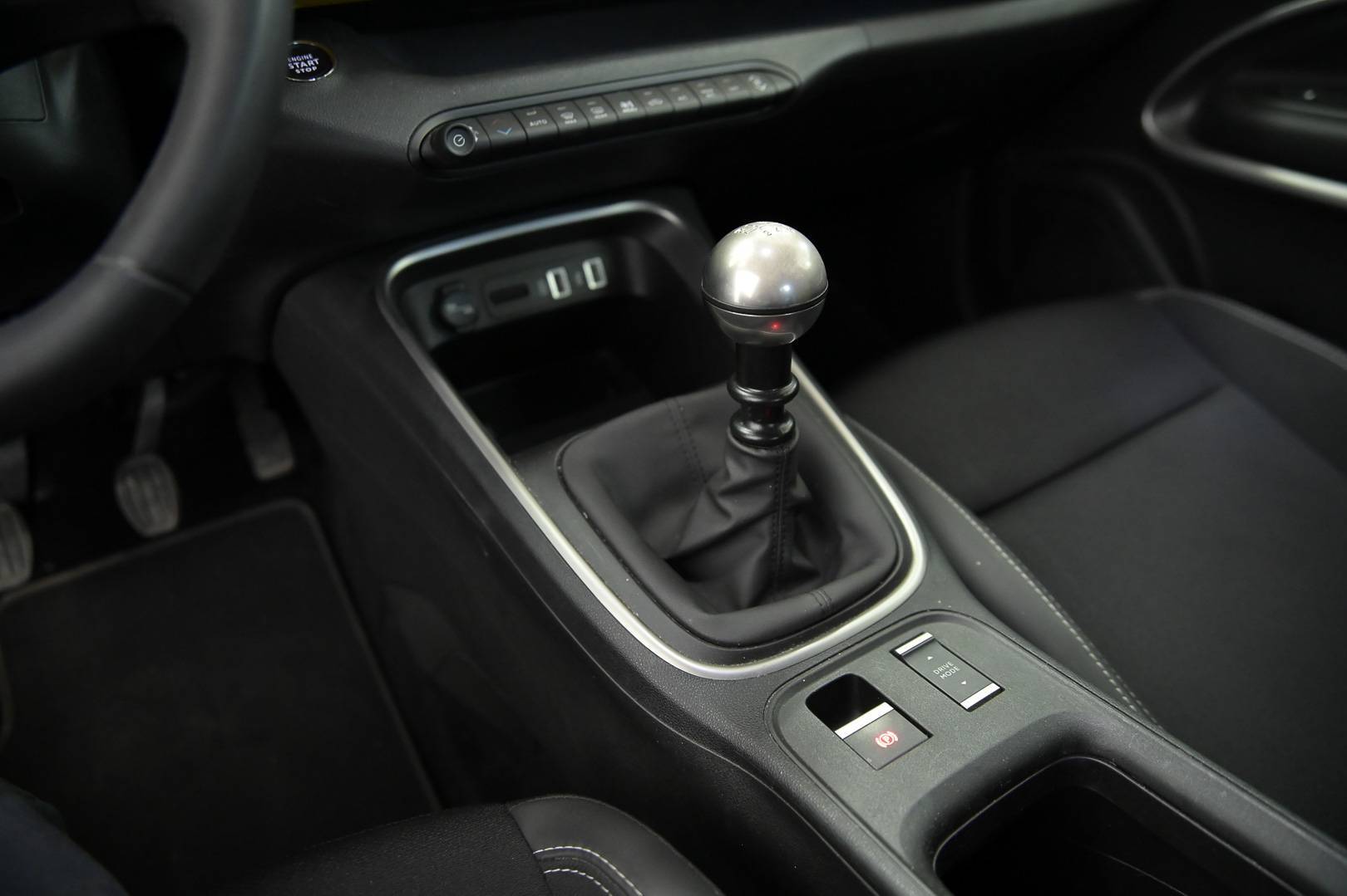 JEEP Avenger - Foto 14