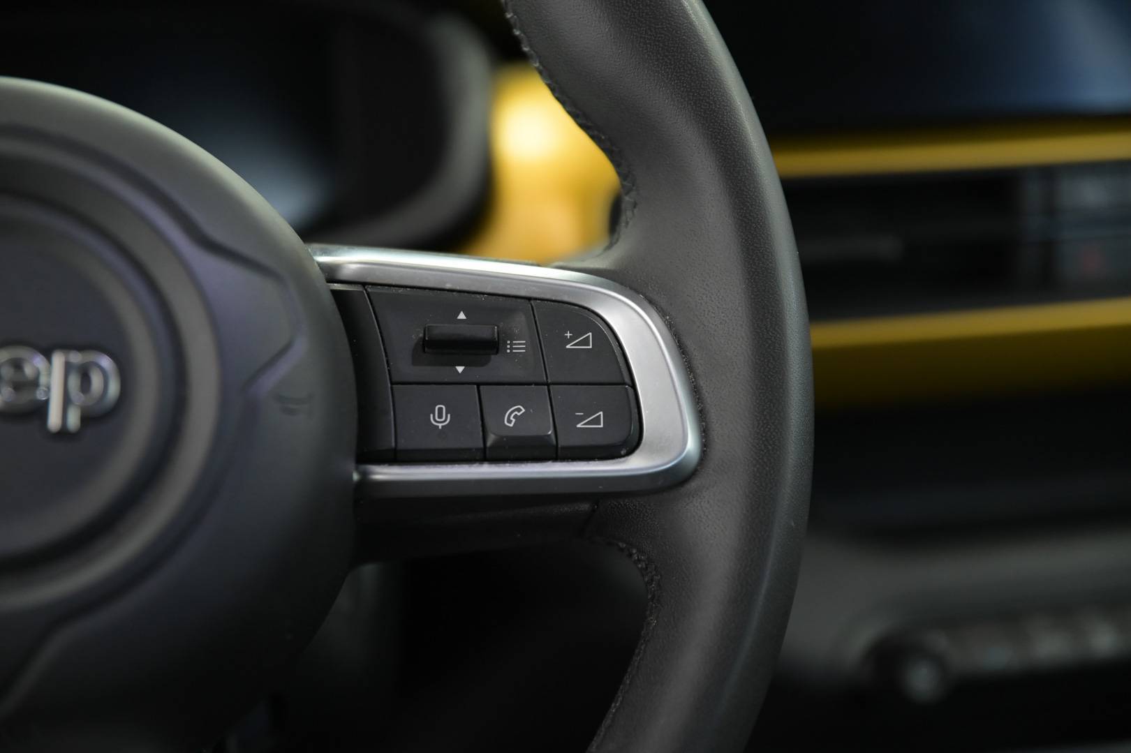 JEEP Avenger - Foto 17