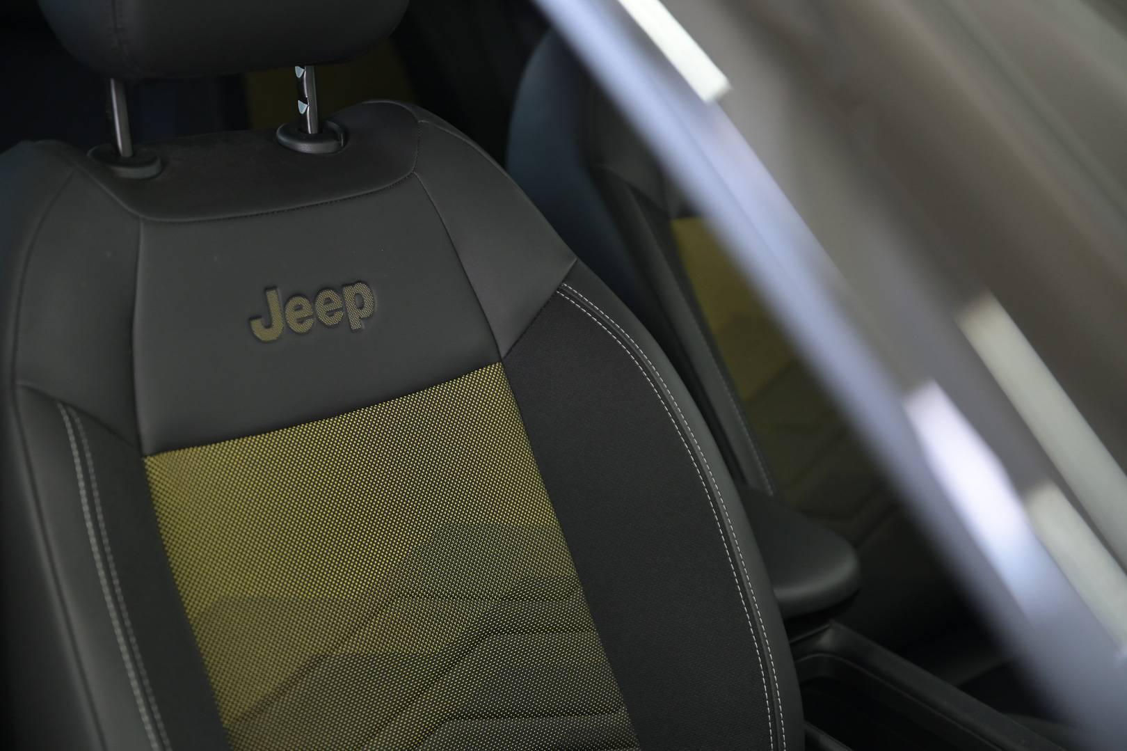 JEEP Avenger - Foto 28