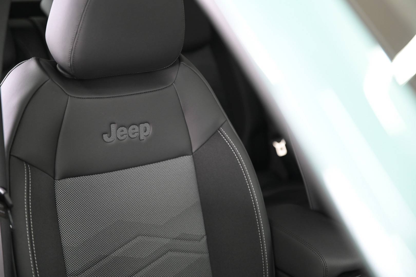 JEEP Avenger - Foto 24