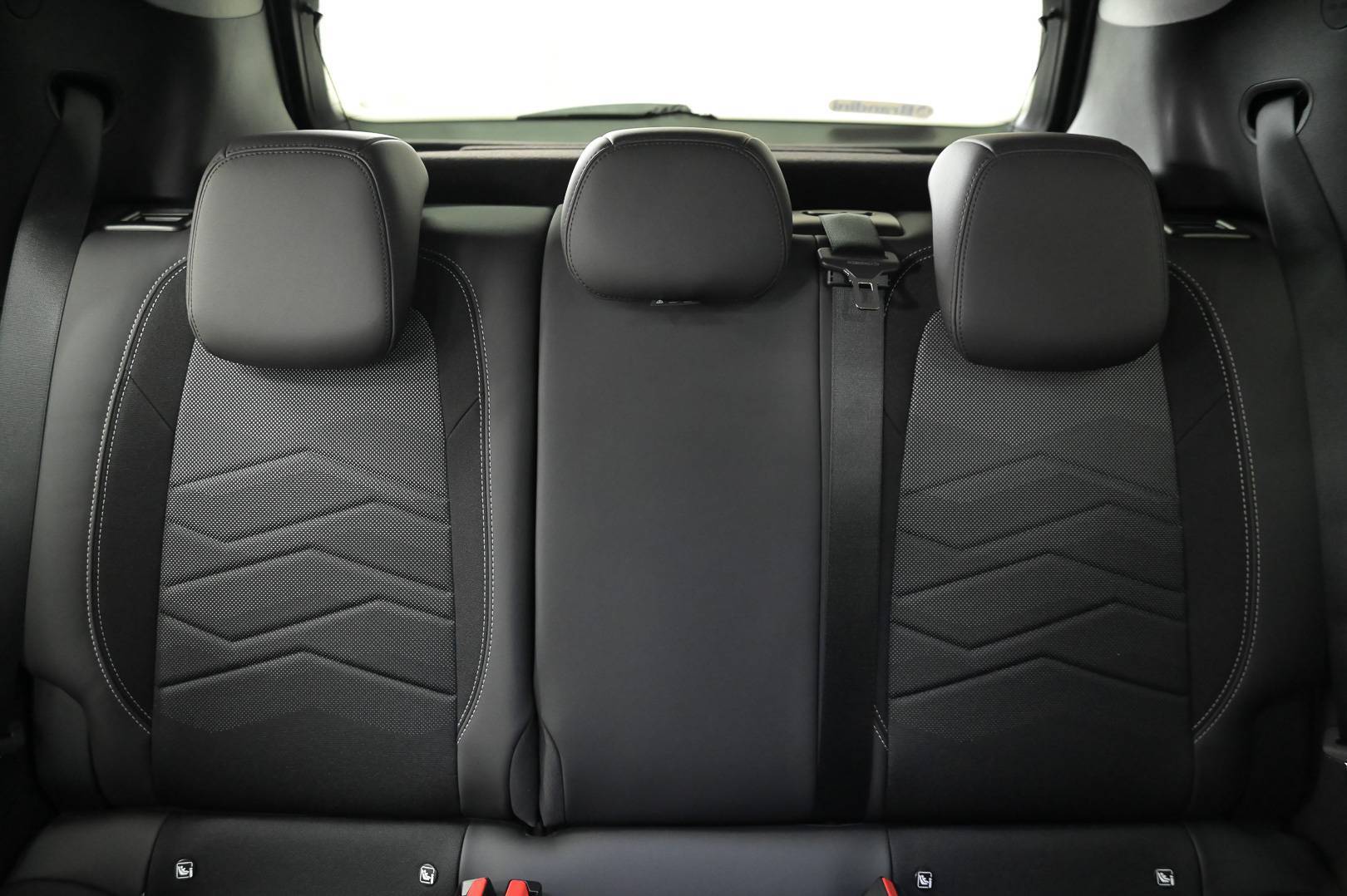 JEEP Avenger - Foto 25