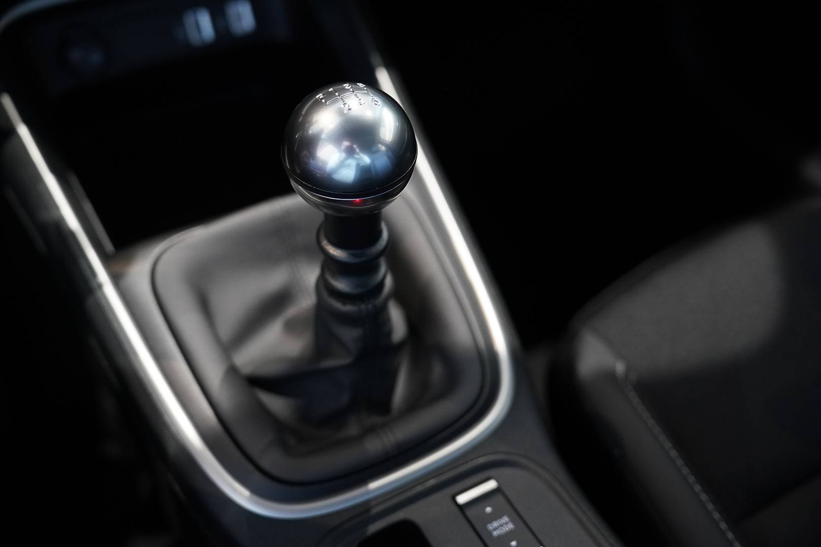 JEEP Avenger - Foto 18