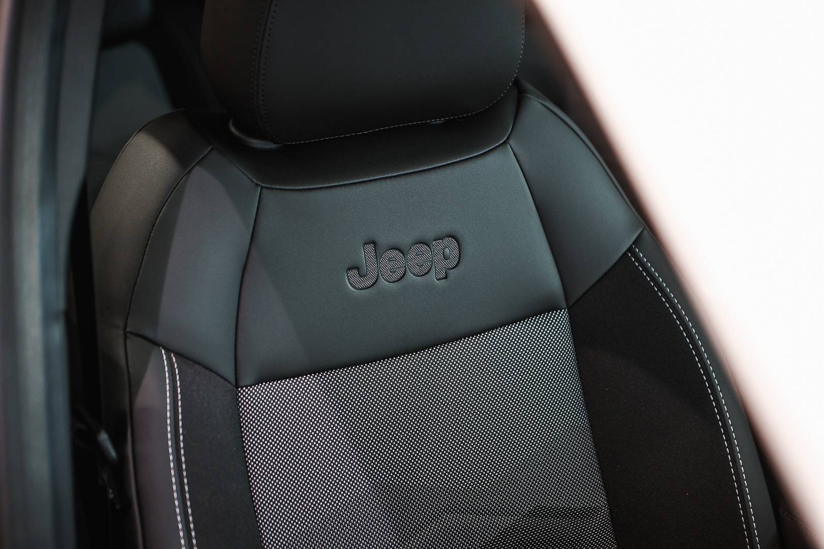 JEEP Avenger - Foto 20