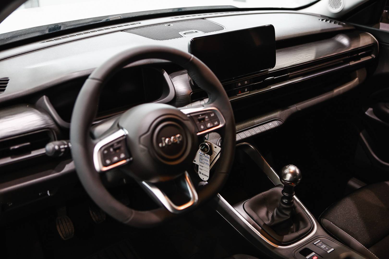 JEEP Avenger - Foto 23