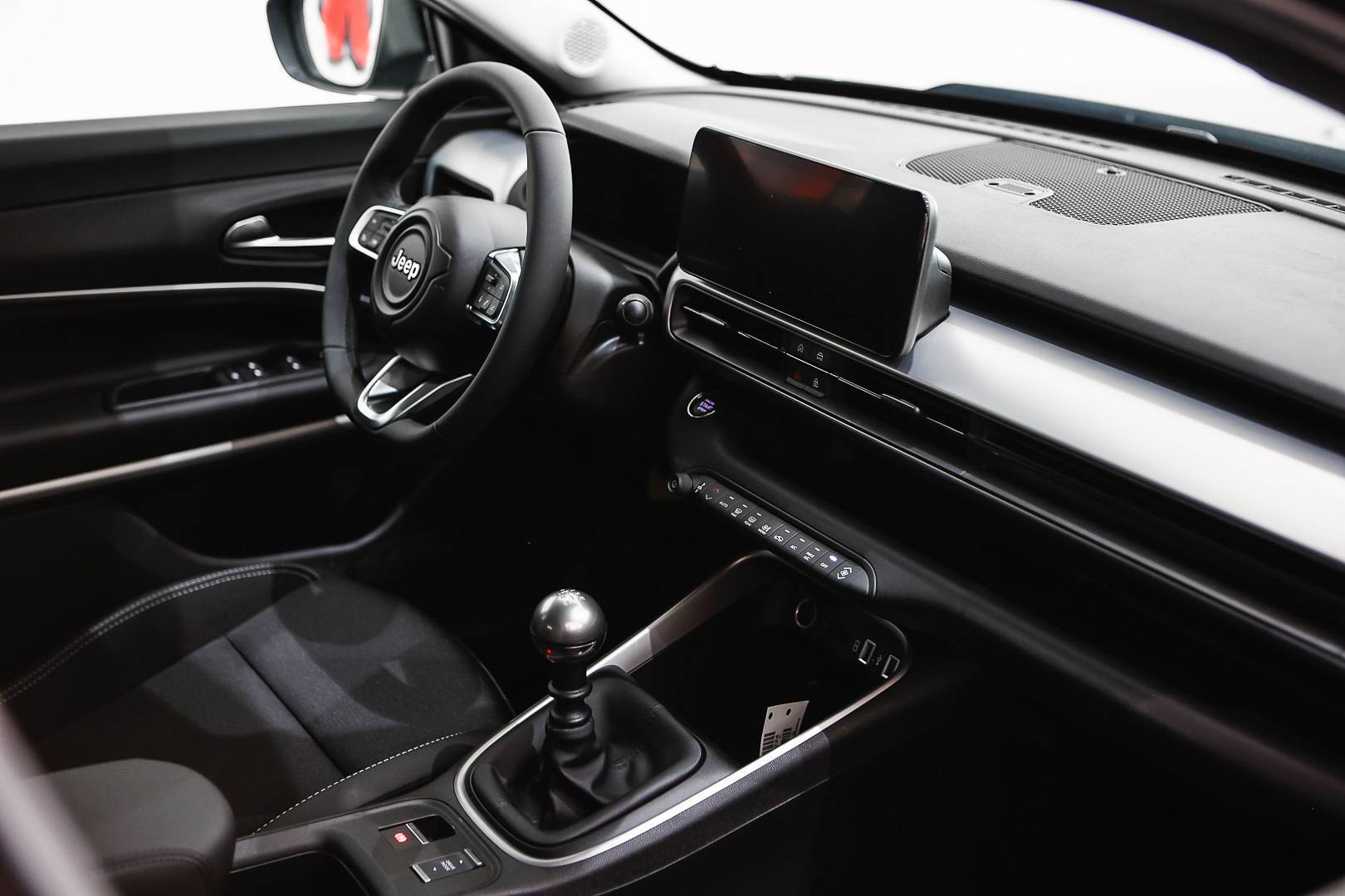 JEEP Avenger - Foto 26