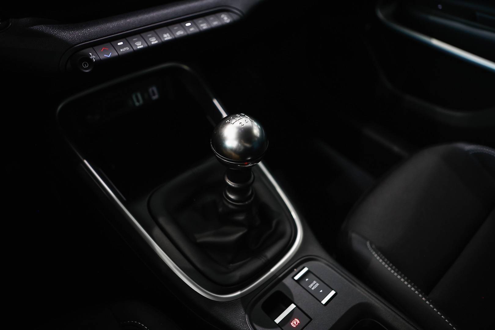 JEEP Avenger - Foto 21