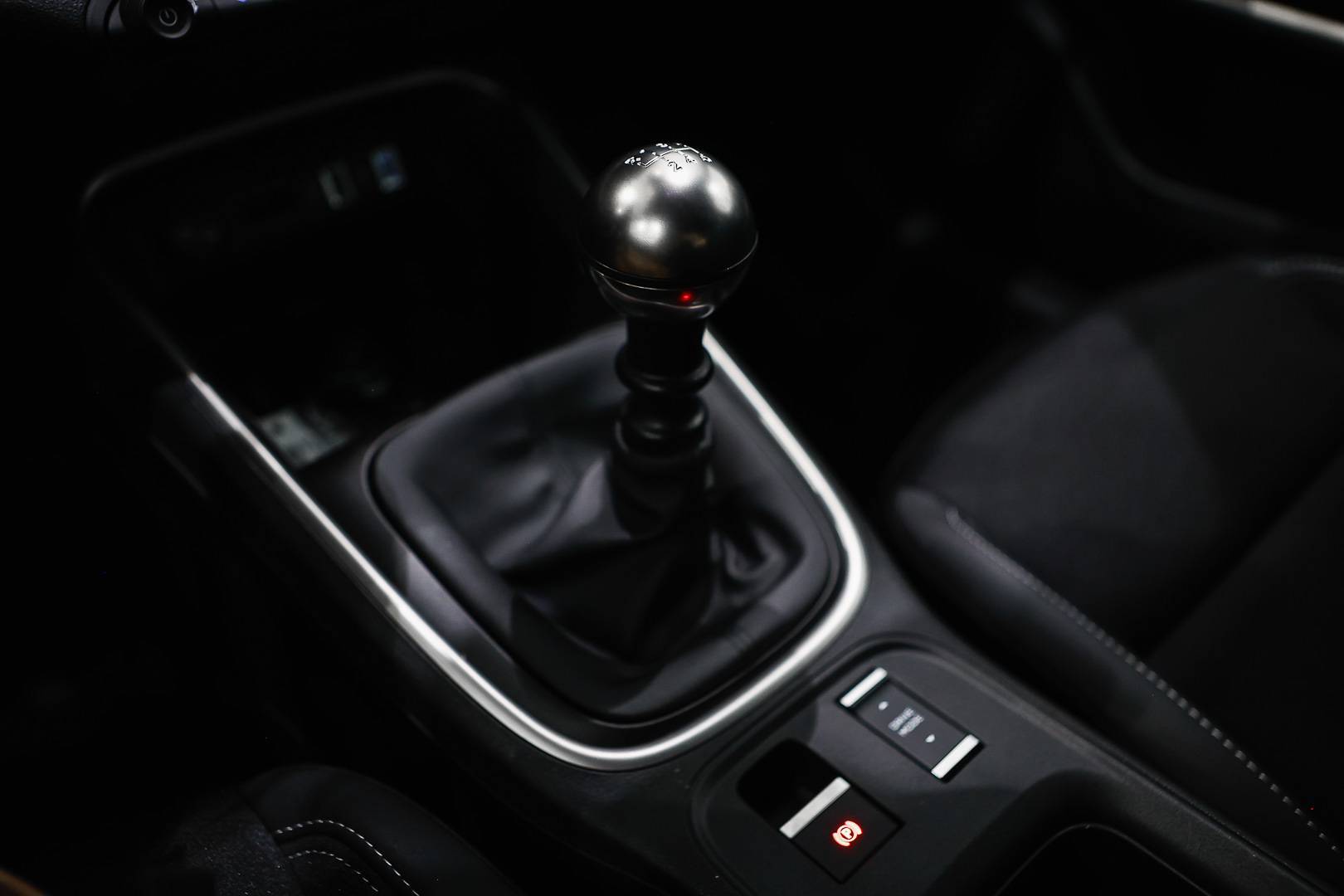 JEEP Avenger - Foto 19