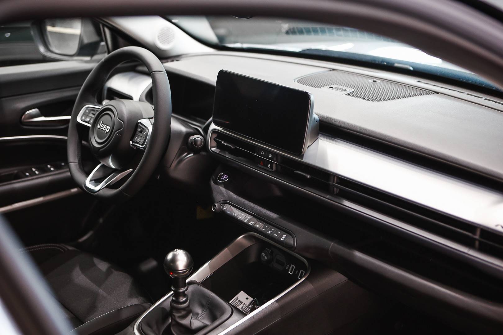 JEEP Avenger - Foto 26