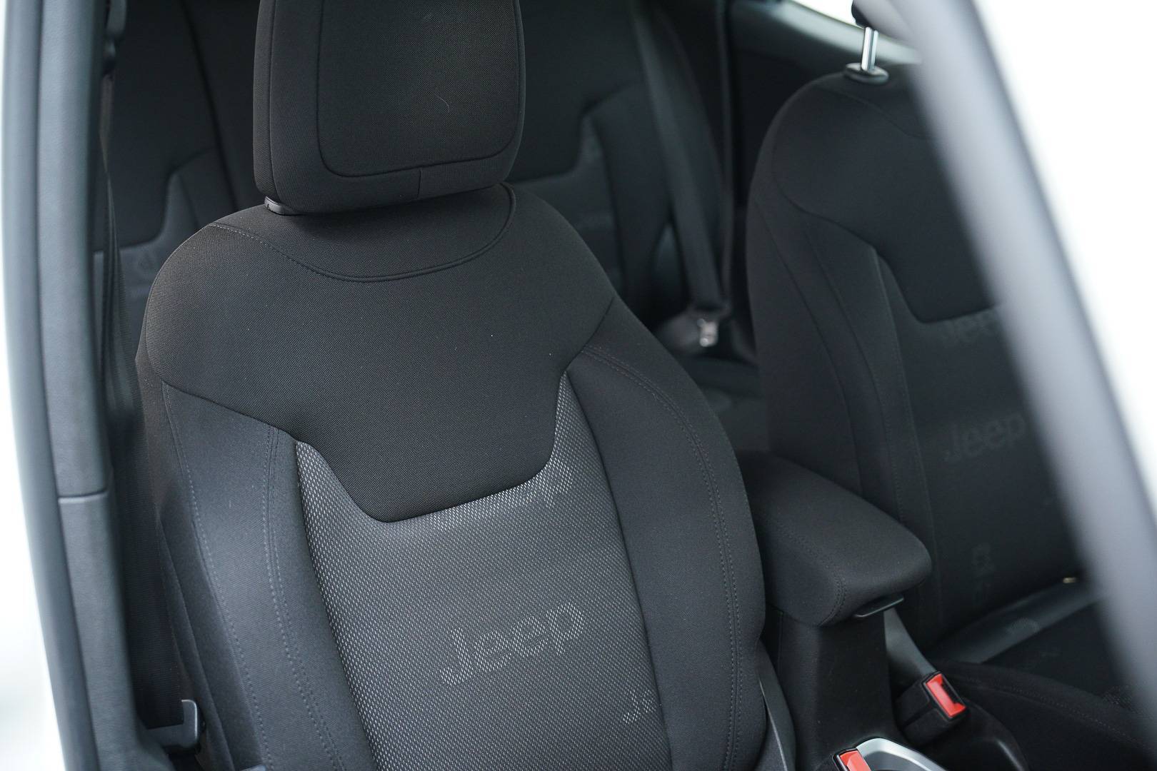 JEEP Renegade - Foto 22