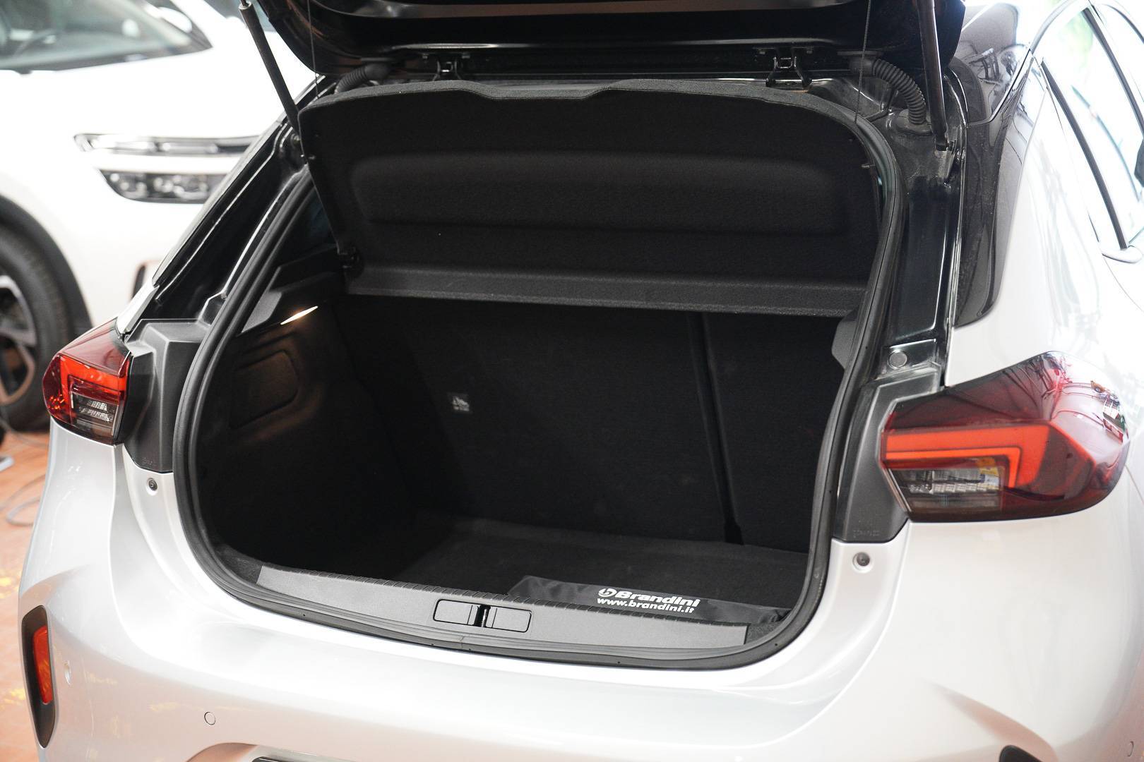 OPEL Corsa - Foto 9