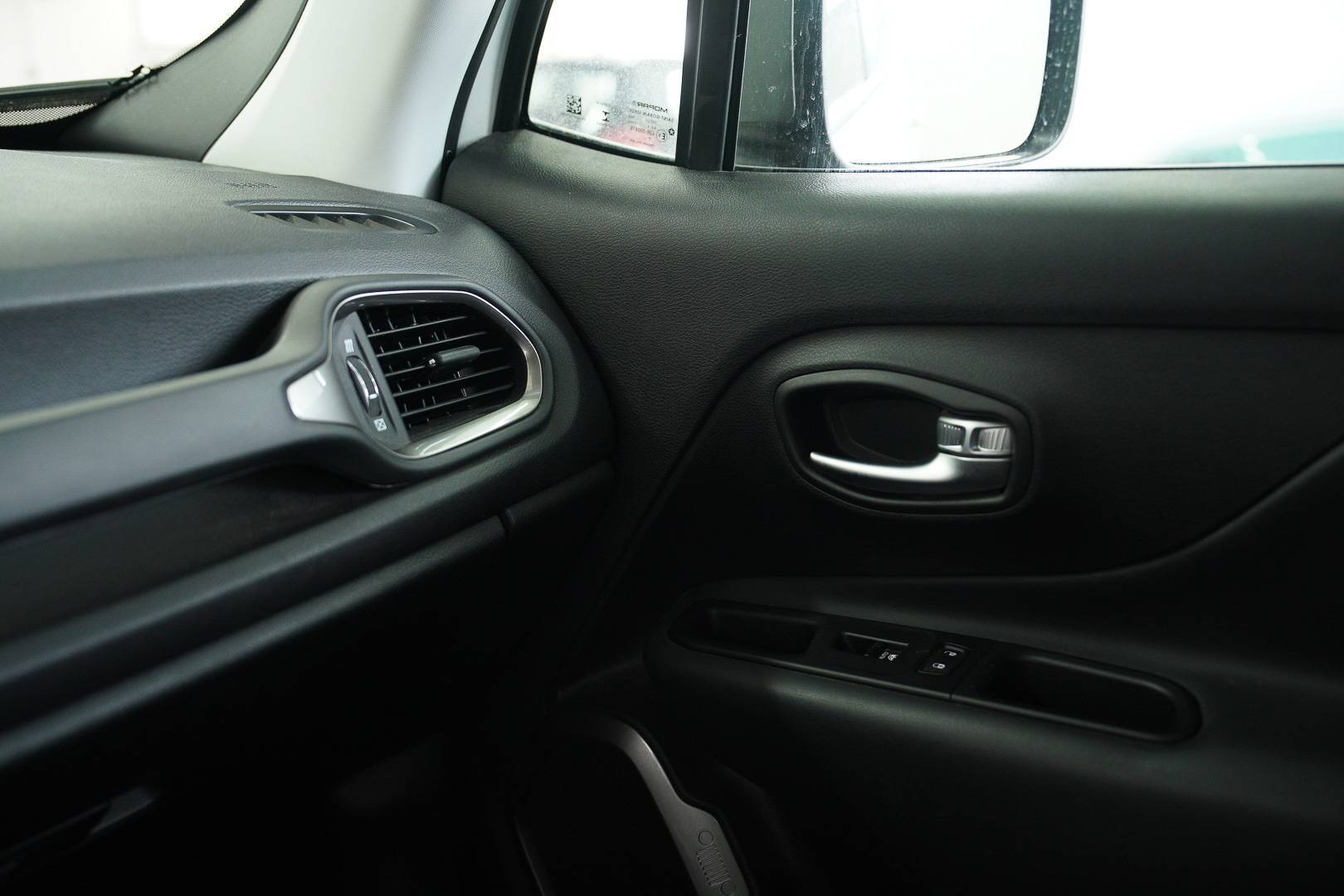 JEEP Renegade - Foto 21