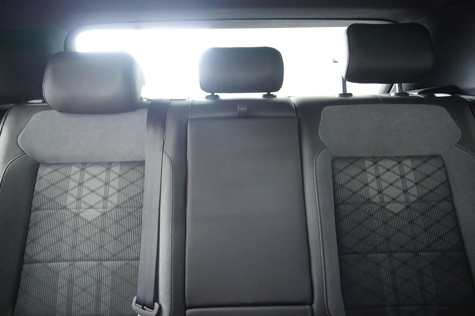 VOLKSWAGEN T-Roc - Foto 23